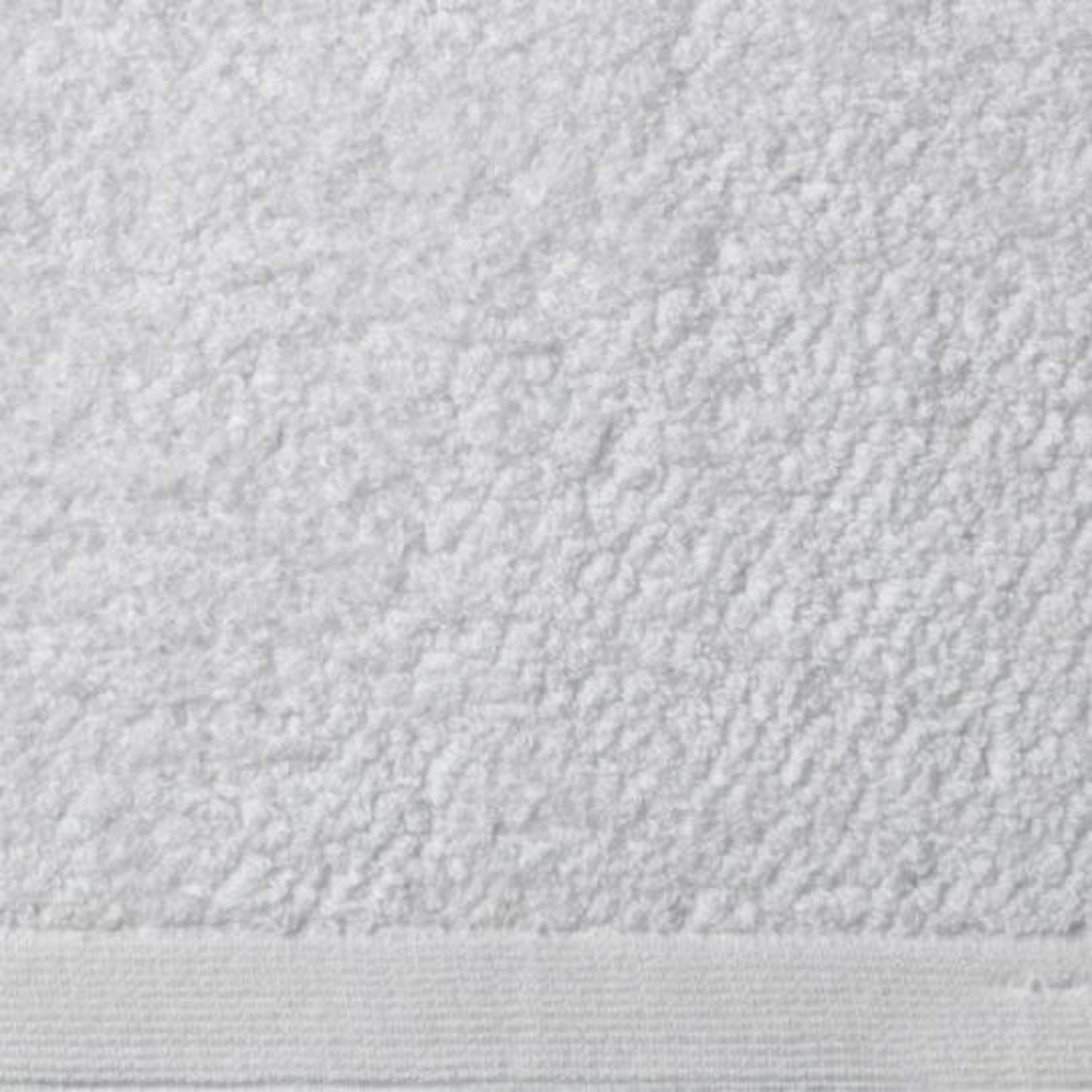 PEACOCK ALLEY JUBILEE BATH TOWEL - WHITE