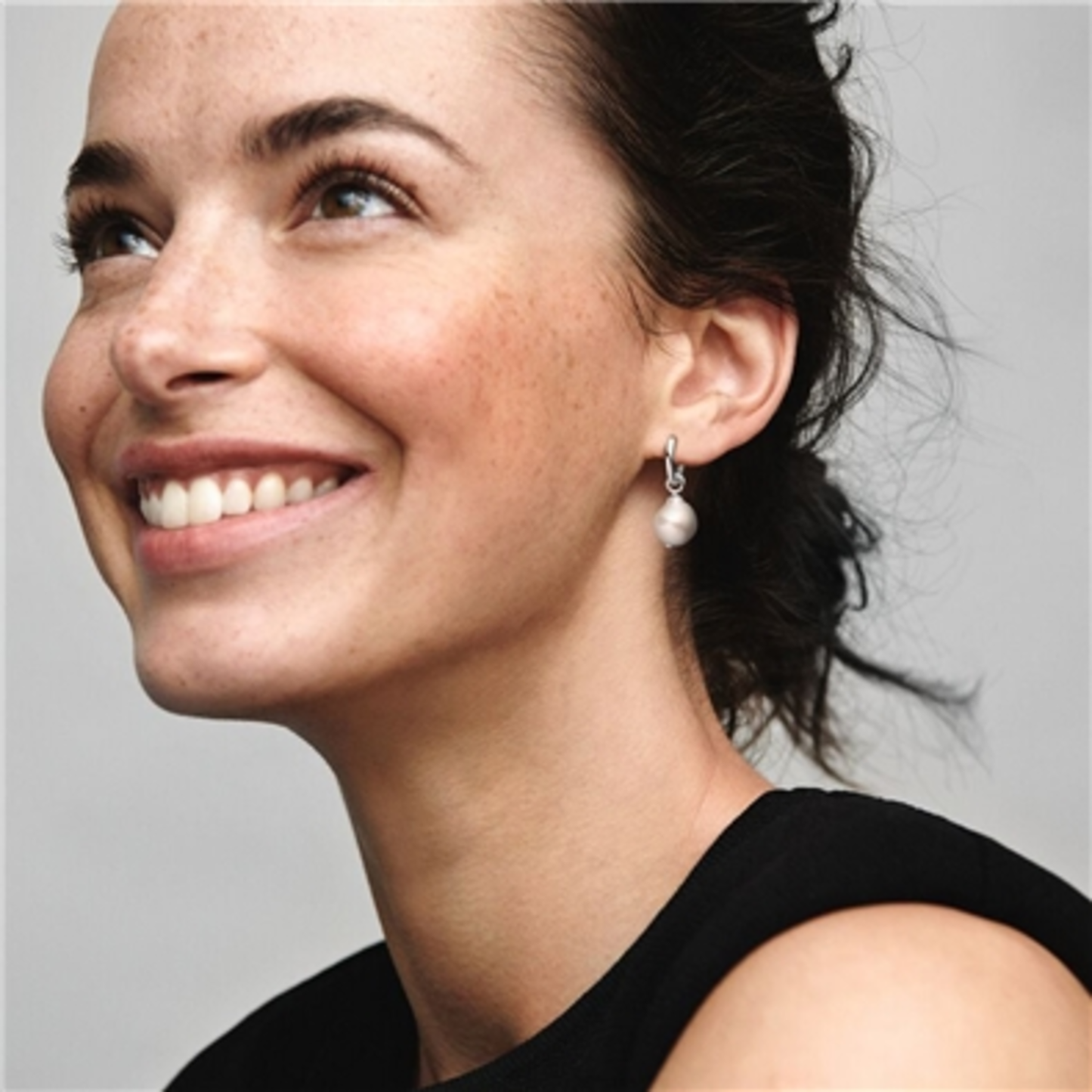 FRESHWATER CULTURED BAROQUE PEARL HOOPS, WHITE