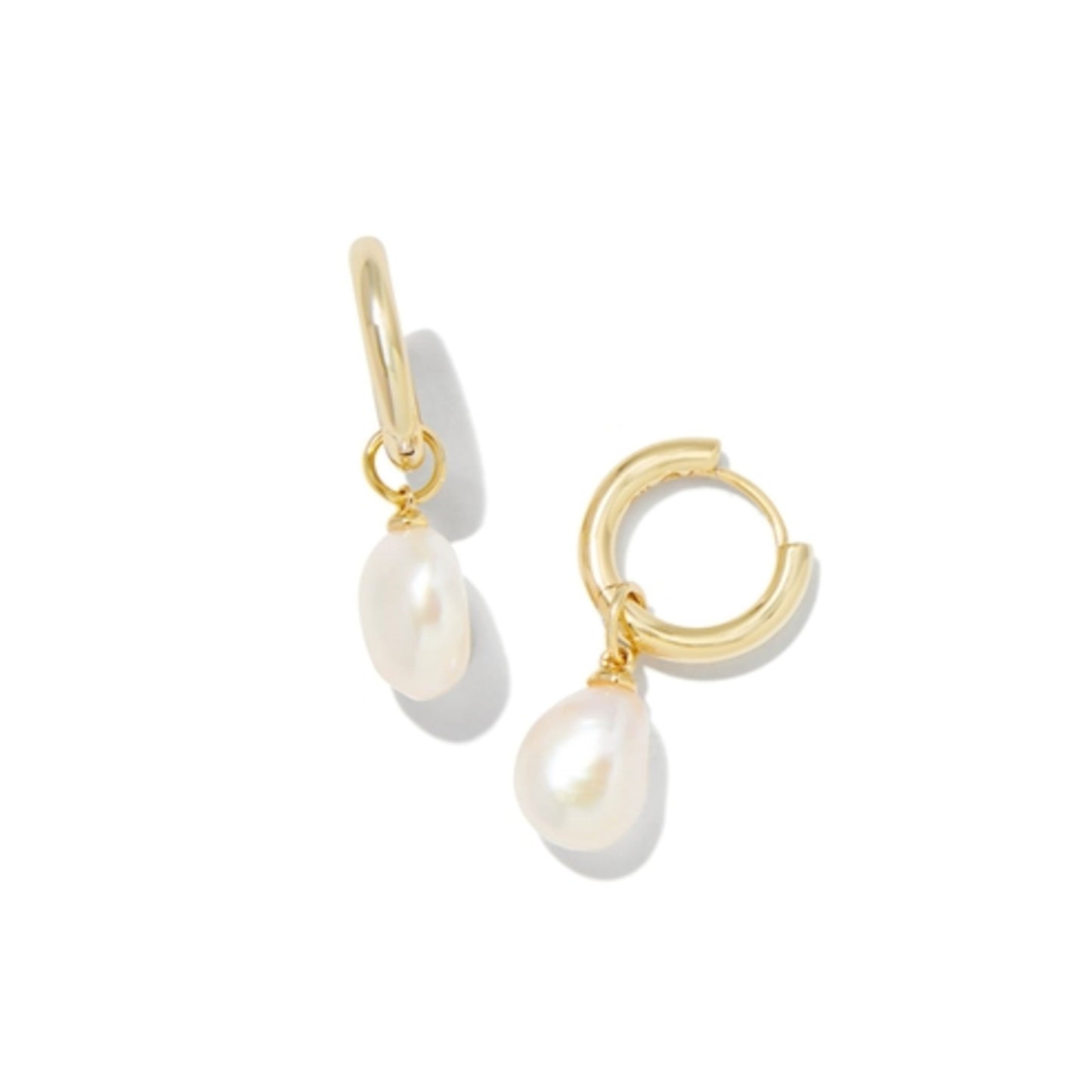 WILLA PEARL HUGGIE EARRINGS, GOLD/WHITE PEARL