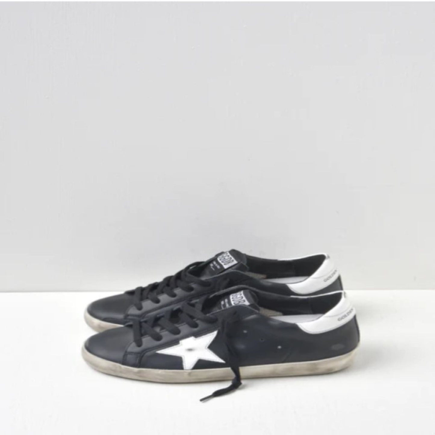 SIZE 8 BLACK SUPERSTAR LEATHER SNEAKERS